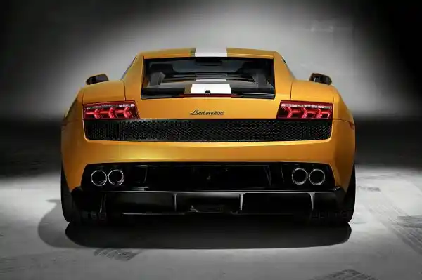 hire Lamborghini-LP-550-2-Spyder