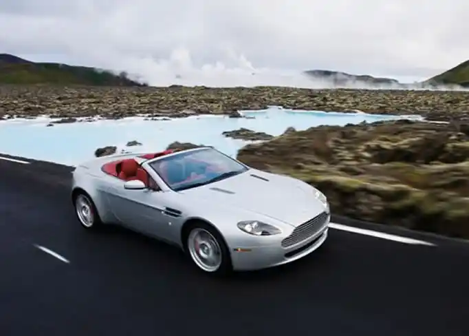 Louer une Aston-Martin-AMV8-Volante