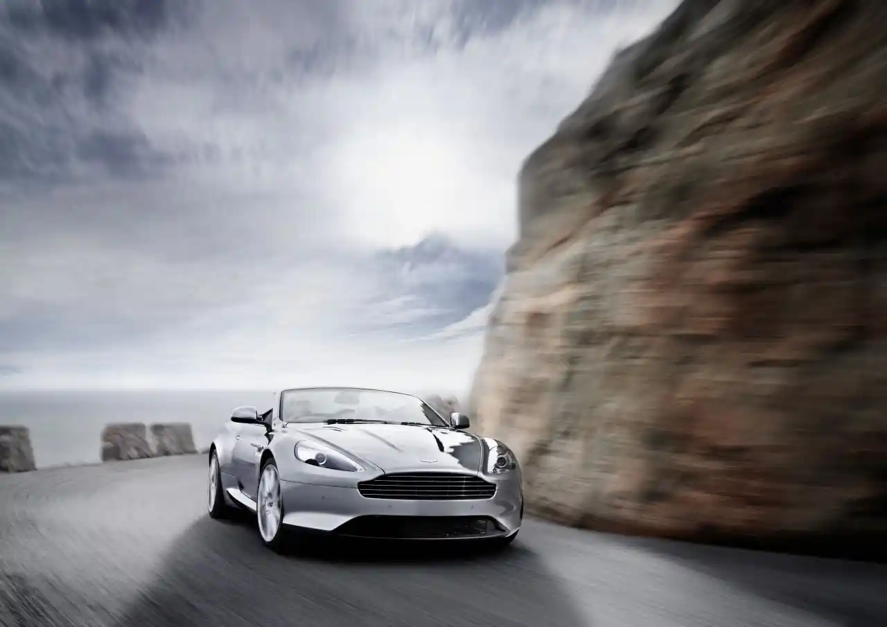 hire Aston-Martin-Virage-Cab