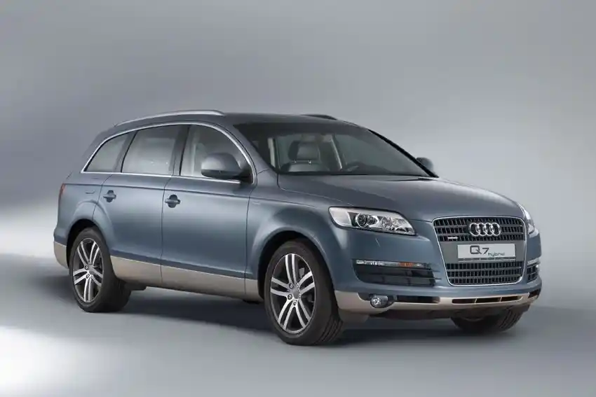 hire Audi-Q7