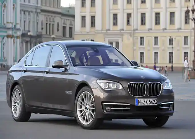 rent BMW-760-IAL