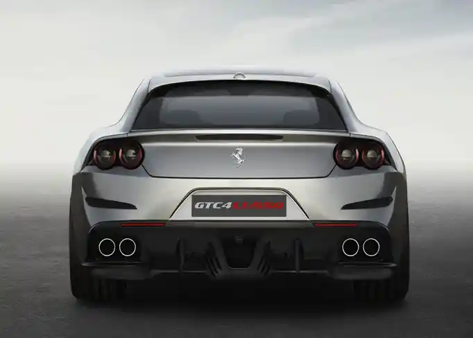 Louer une Ferrari-GTC4Lusso