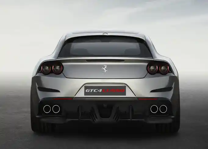 location Ferrari-GTC4Lusso