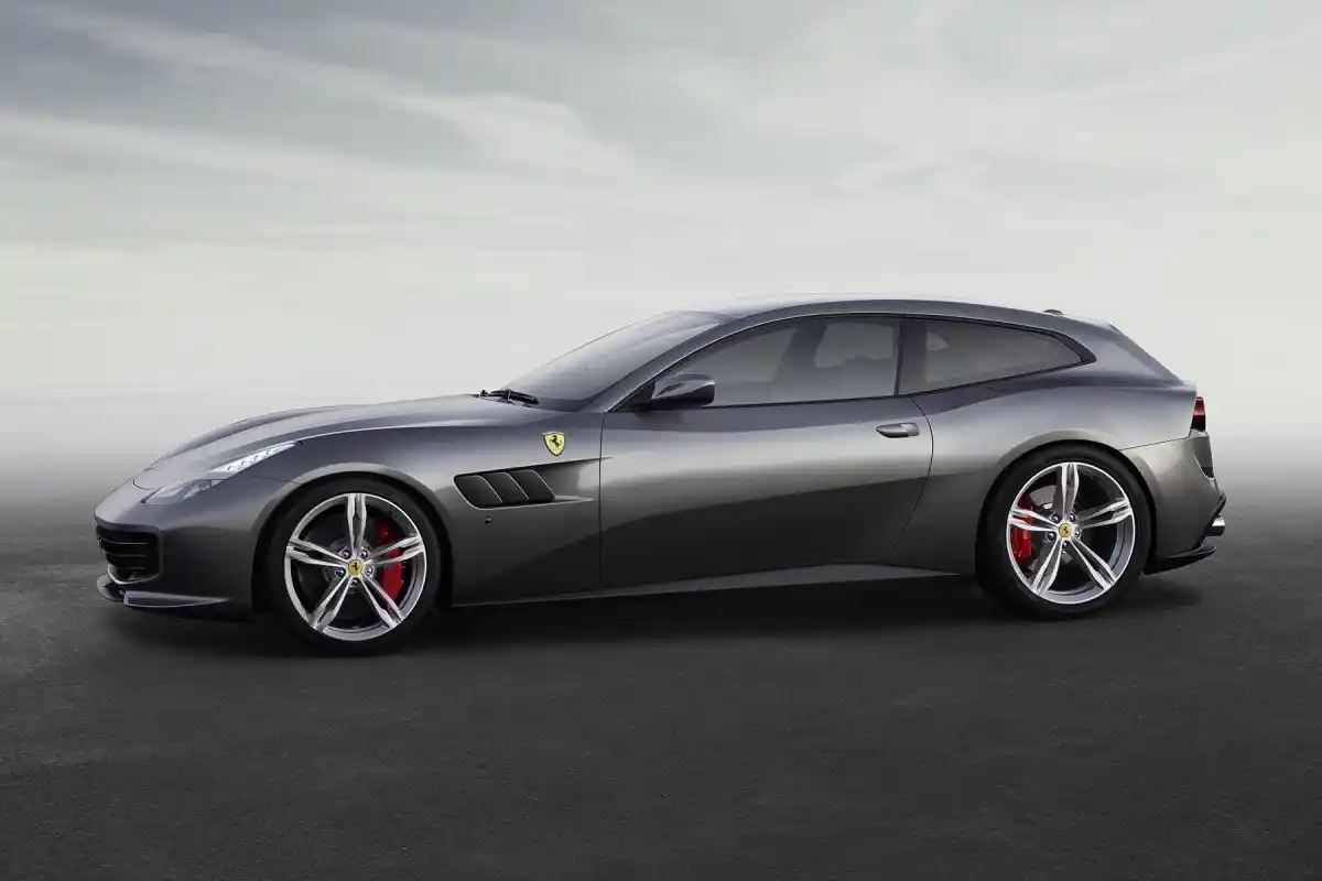 hire Ferrari-GTC4Lusso