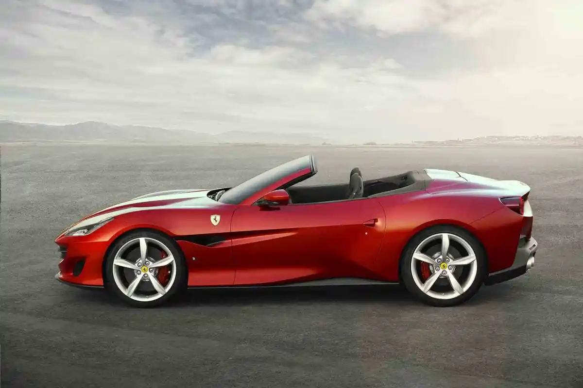 hire Ferrari-Portofino