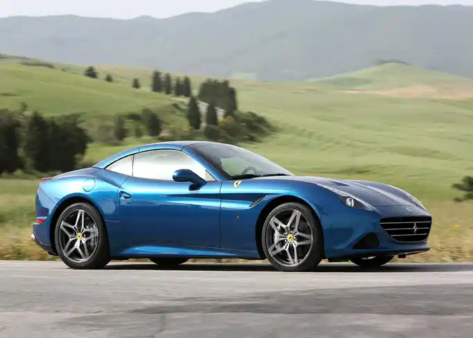 rent Ferrari-california-T