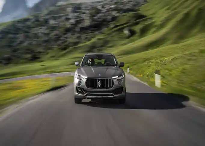 rent Maserati-Levante