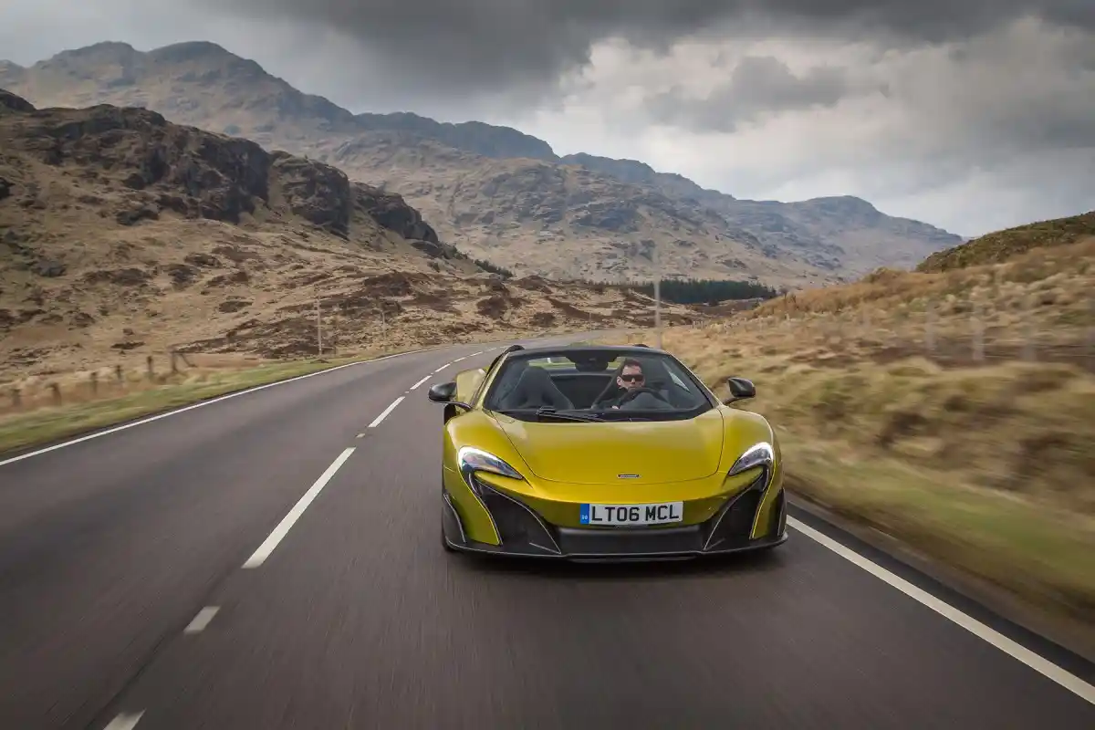 hire McLaren-675-LT-Spider