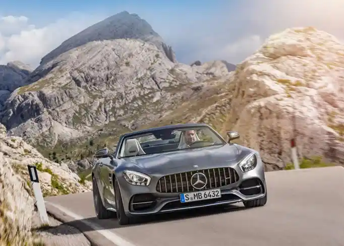 Louer une Mercedes-AMG-GT-Roadster