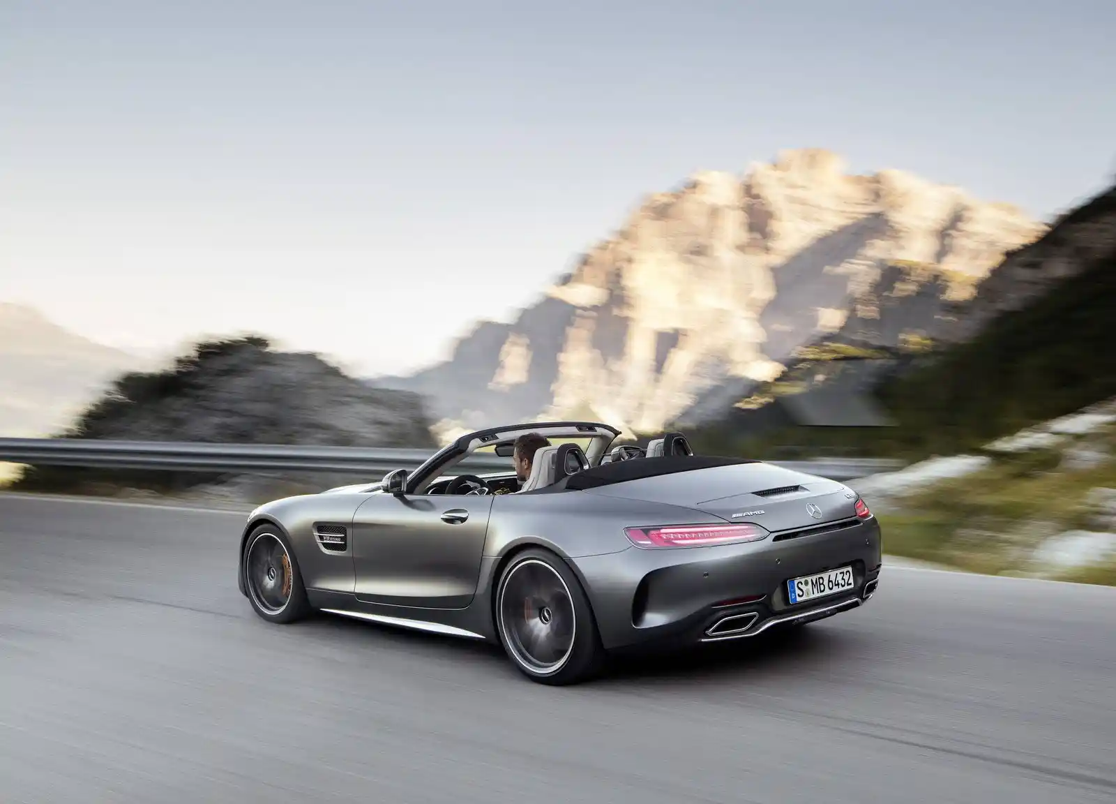 hire Mercedes-AMG-GT-Roadster