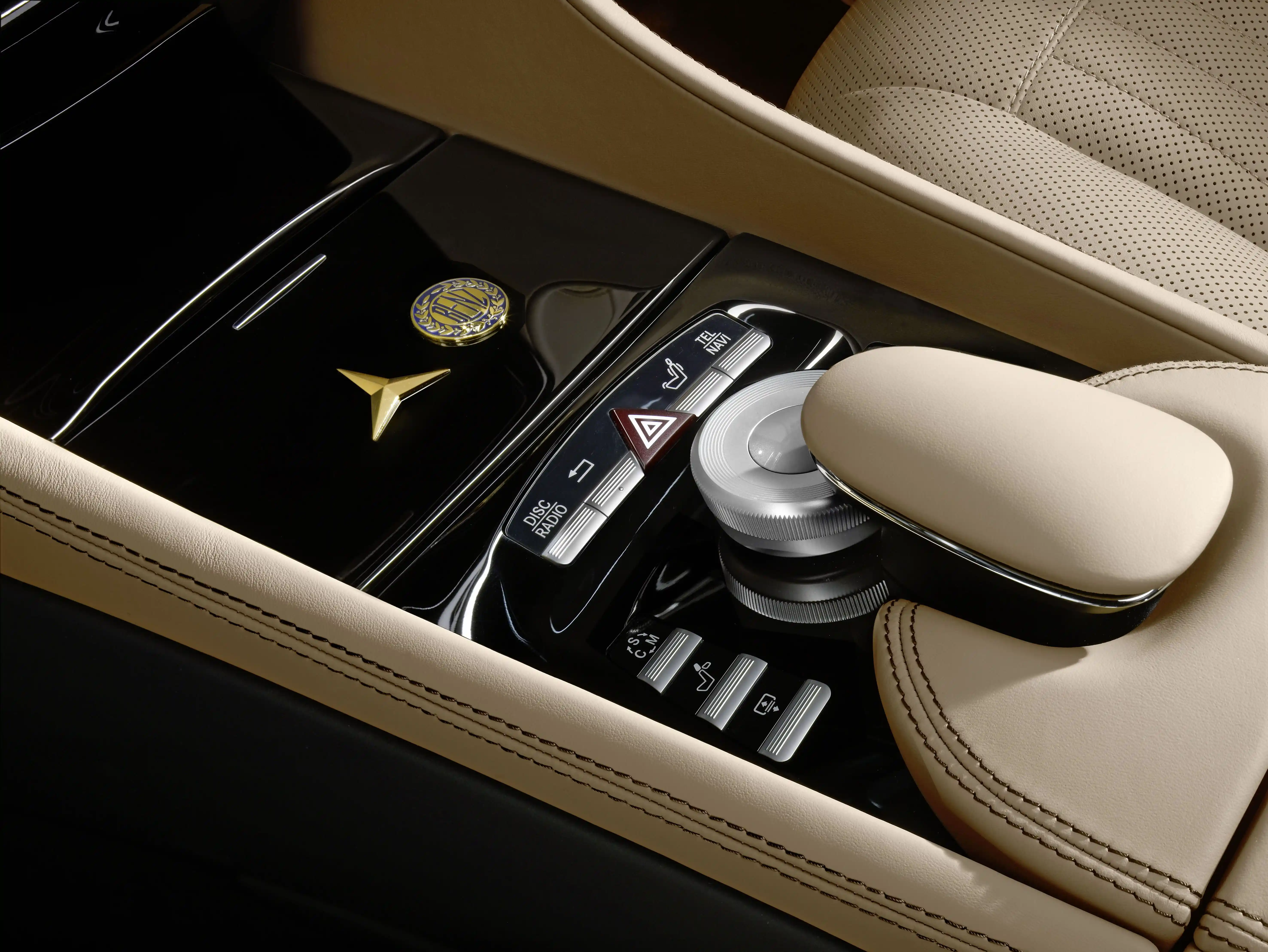 hire Mercedes-CLS-500