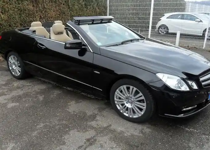 Louer une Mercedes-E-250-cab