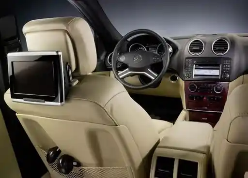 hire Mercedes-ML-320