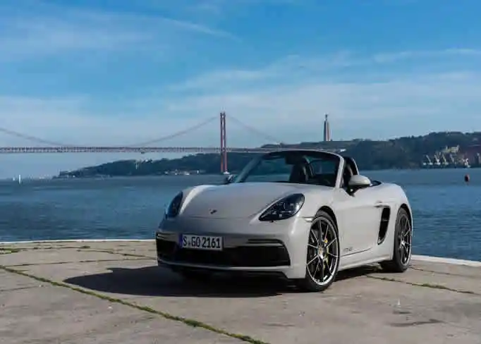 Louer une Porsche-718-Boxster