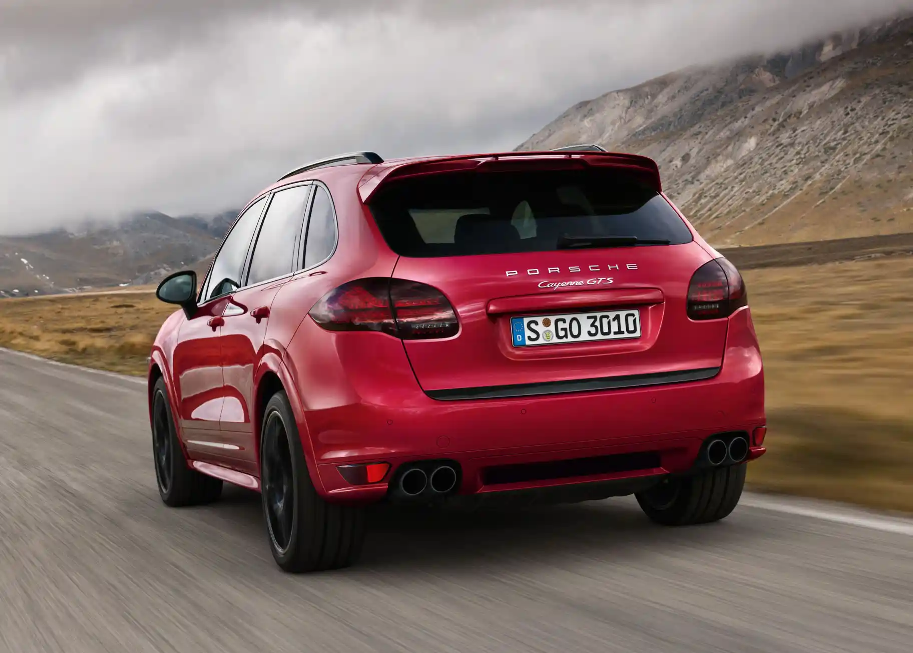 hire Porsche-Cayenne-GTS