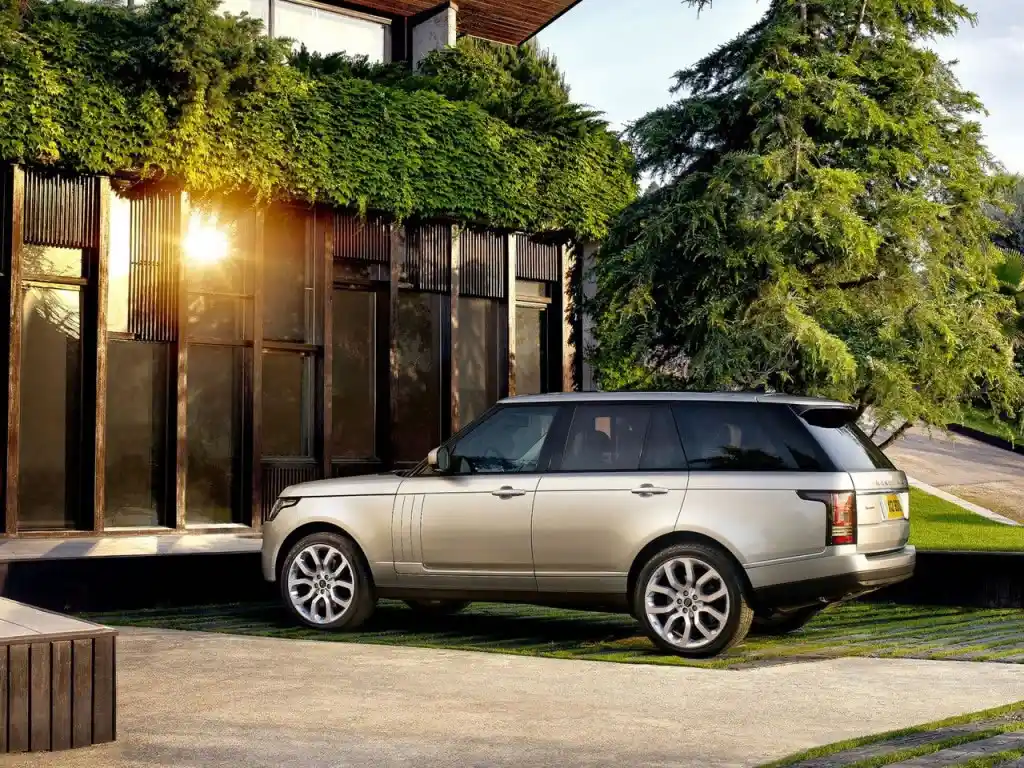 hire Range-Rover-Autobiography